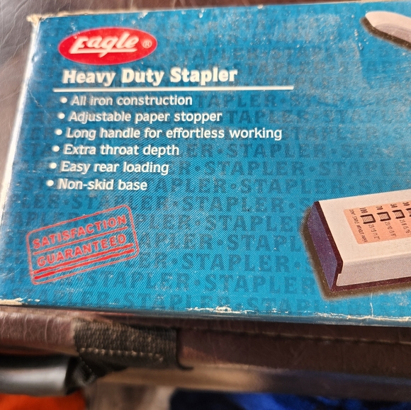 Heavy Duty Commercial Stapler - Picture 4 of 5